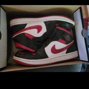 Air Jordan 1 Mid